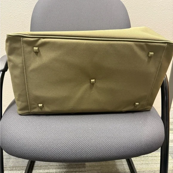 BEIS East to West Tote in Olive - Picture 4 of 5